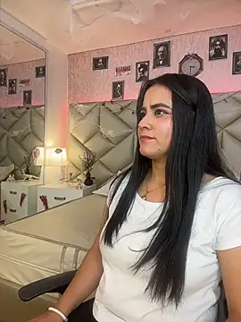 Brenda Garcia online show from October 10, 8:08 pm