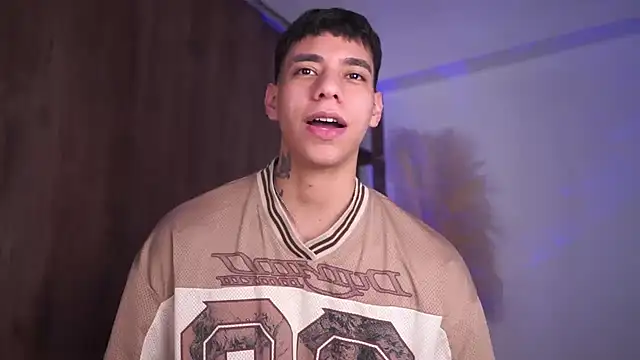 Snapshot of Josep_Davies chatting on February 8, 7:39 pm Josep Davies online show from February 8, 7:39 pm