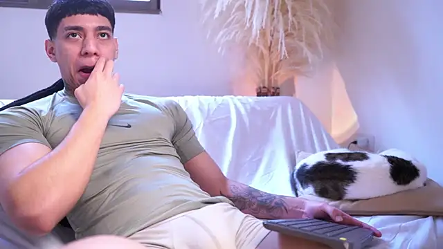 Snapshot of Josep_Davies chatting on March 8, 2:10 pm Josep Davies online show from March 8, 2:10 pm