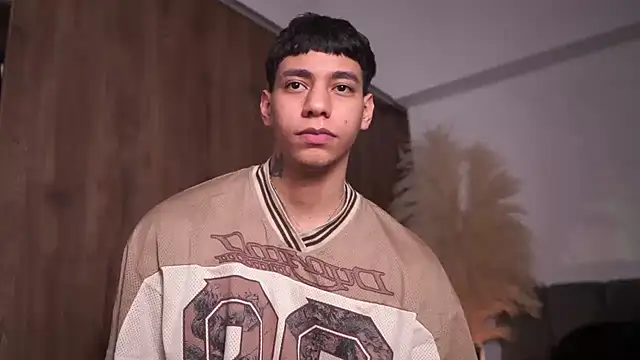 Snapshot of Josep_Davies chatting on March 16, 2:17 am Josep Davies online show from March 16, 2:17 am