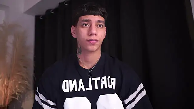 Snapshot of Josep_Davies chatting on March 21, 12:48 am Josep Davies online show from March 21, 12:48 am