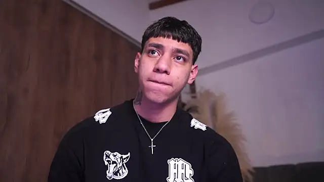 Snapshot of Josep_Davies chatting on March 23, 11:42 pm Josep Davies online show from March 23, 11:42 pm