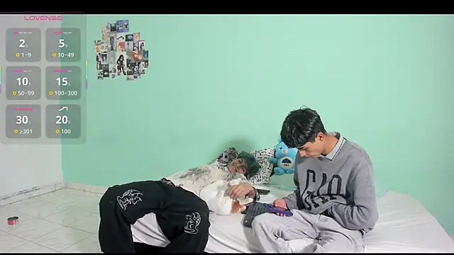 oliverhot2005 online show from October 28, 7:05 pm