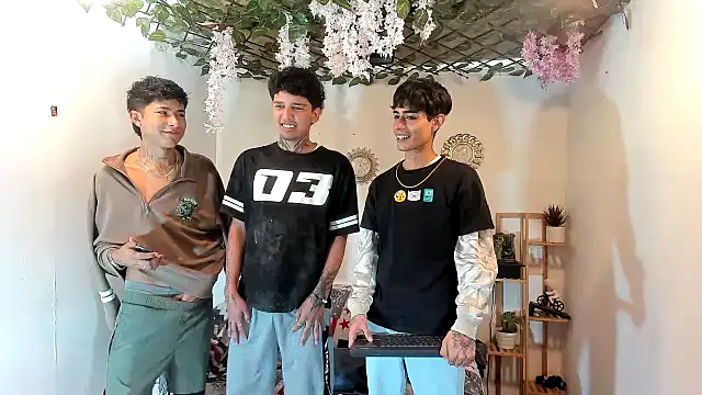 oliverhot2005 online show from November 9, 2:59 pm