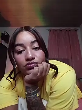 Snapshot of Little_Gaby_ chatting on July 10, 6:17 am Little Gaby online show from July 10, 6:17 am