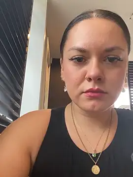 Luccreccia  online show from September 20, 9:21 am