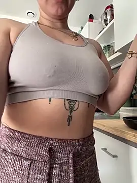 Luccreccia  online show from March 23, 11:03 am