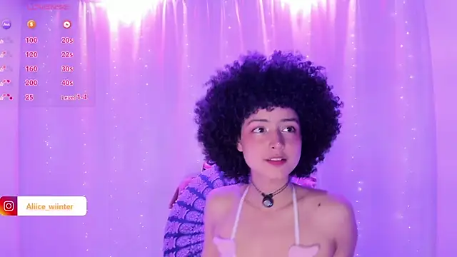 Snapshot of Alice_winter_ chatting on December 16, 8:37 pm Alice winter online show from December 16, 8:37 pm
