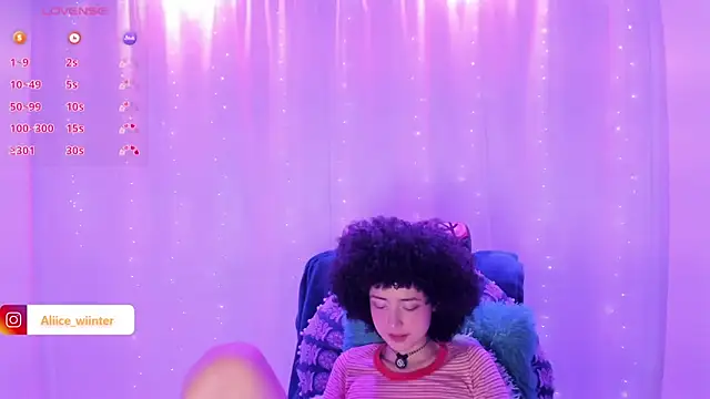 Snapshot of Alice_winter_ chatting on December 25, 7:56 pm Alice winter online show from December 25, 7:56 pm