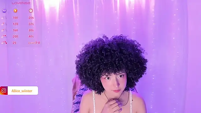 Snapshot of Alice_winter_ chatting on February 24, 9:09 pm Alice winter online show from February 24, 9:09 pm