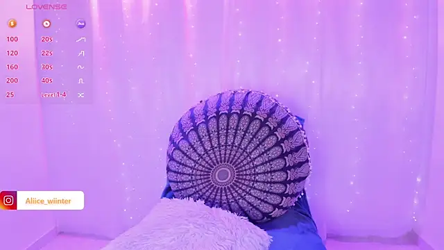 Snapshot of Alice_winter_ chatting on March 18, 10:26 pm Alice winter online show from March 18, 10:26 pm