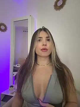 Ashleyjenner  online show from February 6, 2:38 am