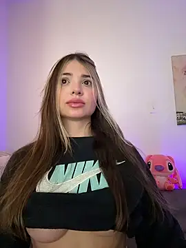 Ashleyjenner  online show from February 9, 12:31 pm