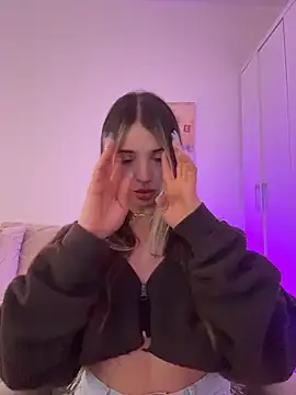 Ashleyjenner  online show from February 27, 12:49 pm