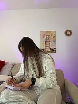 Ashleyjenner  online show from April 18, 4:00 pm