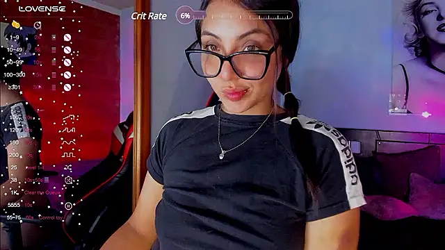 Snapshot of KetziaDoll chatting on December 6, 5:53 am KetziaDoll online show from December 6, 5:53 am