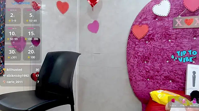 Snapshot of Litzy_Curly chatting on February 19, 5:49 pm Litzy Curly online show from February 19, 5:49 pm