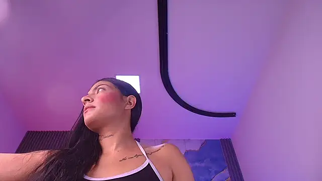 hot dione online show from April 8, 7:14 pm