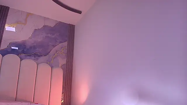 hot dione online show from April 16, 7:14 pm