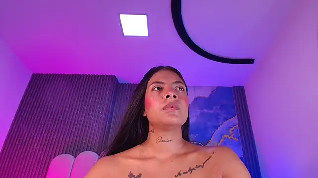 Snapshot of hot_dione chatting on April 30, 8:57 pm hot dione online show from April 30, 8:57 pm