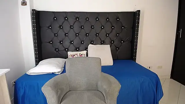 renata salinas 1 online show from April 14, 9:32 pm