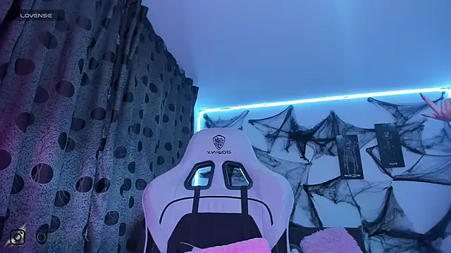 satanbabee online show from November 3, 12:57 am