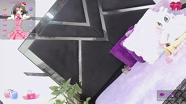 AlahiaDabion online show from December 10, 11:30 pm