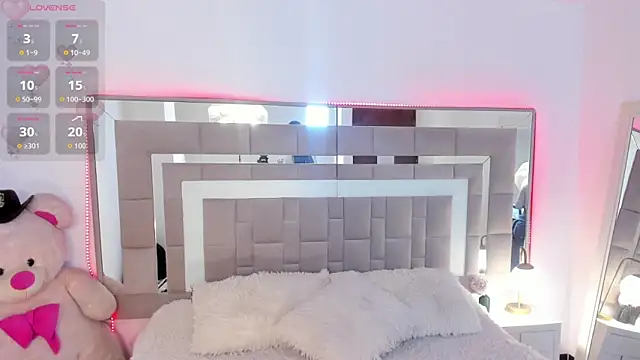 Nicolle foxy online show from April 7, 2:39 pm