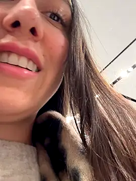 emiliasommer online show from October 14, 12:50 pm