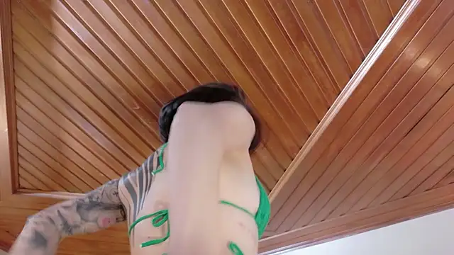 Hannah Borbon online show from March 13, 1:01 am