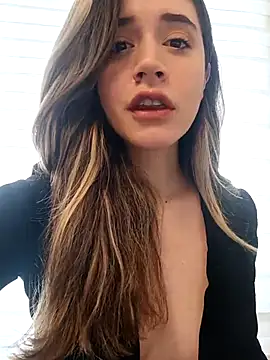 maliciaworld online show from February 11, 5:07 pm