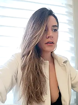 maliciaworld online show from February 15, 5:07 pm