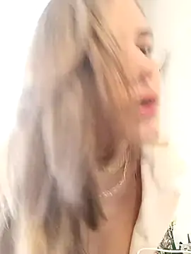 maliciaworld online show from March 1, 5:05 pm