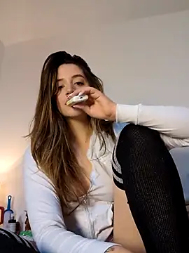 maliciaworld online show from September 13, 10:20 pm