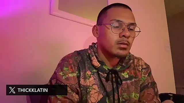 ThixxkkLatin online show from October 26, 4:51 am