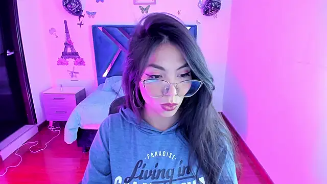 Snapshot of Aylinn_diaz chatting on January 27, 11:43 pm Aylinn diaz online show from January 27, 11:43 pm