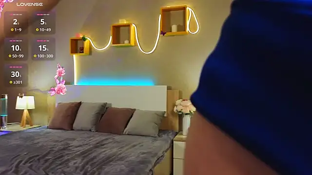 oliviabr0wn0 online show from February 23, 5:12 am