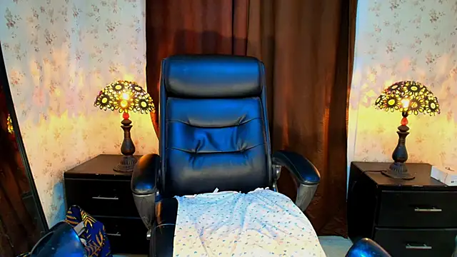 jewellzafiro online show from March 26, 4:45 pm