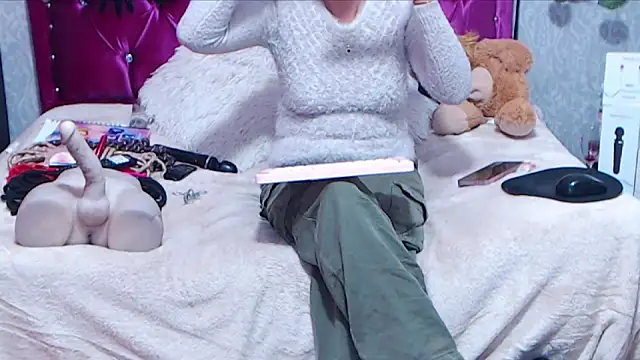 AyshaScott online show from April 18, 2:54 pm