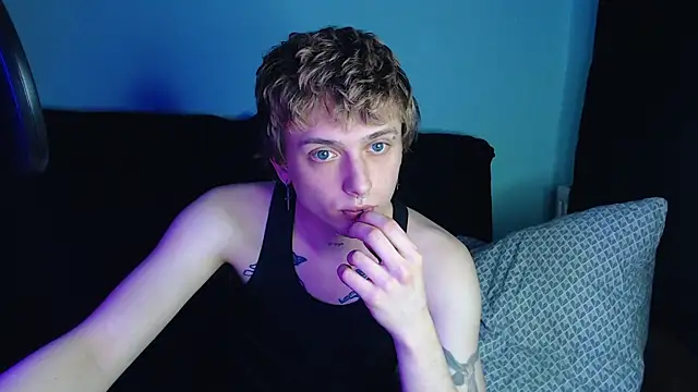 axxxturel online show from February 22, 3:01 am