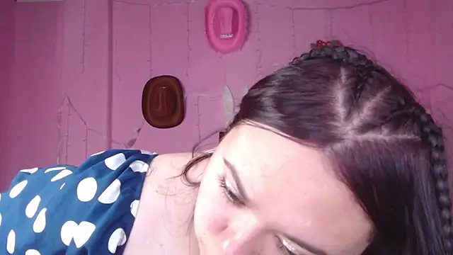 NikkiRous  online show from March 20, 3:36 pm