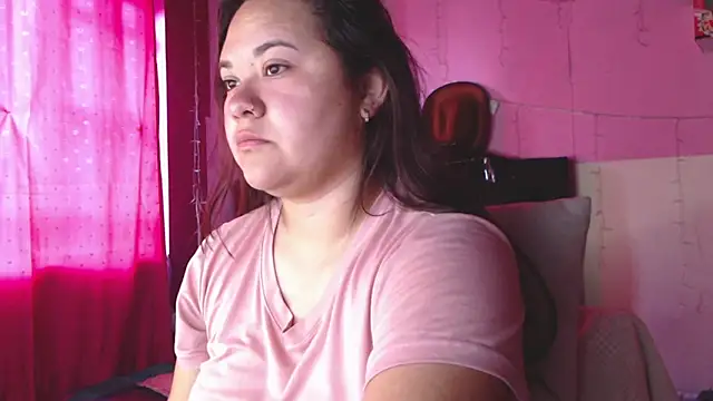 NikkiRous  online show from April 16, 12:50 pm