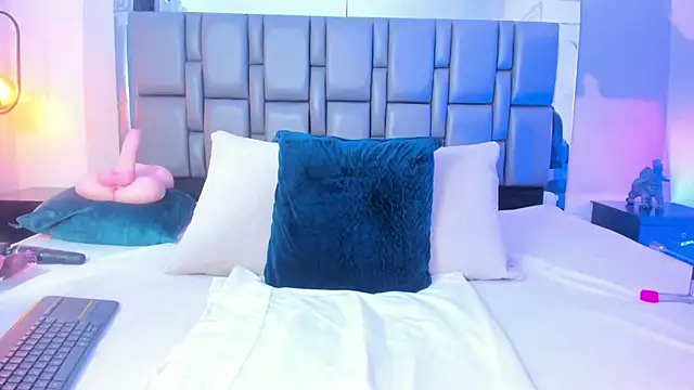 Emily Gil1 online show from January 31, 2:07 pm