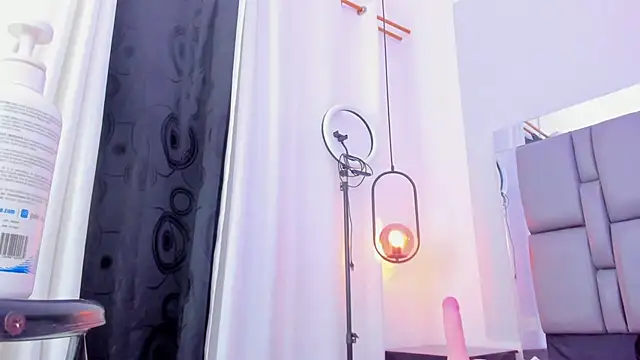 Emily Gil1 online show from February 7, 4:46 pm