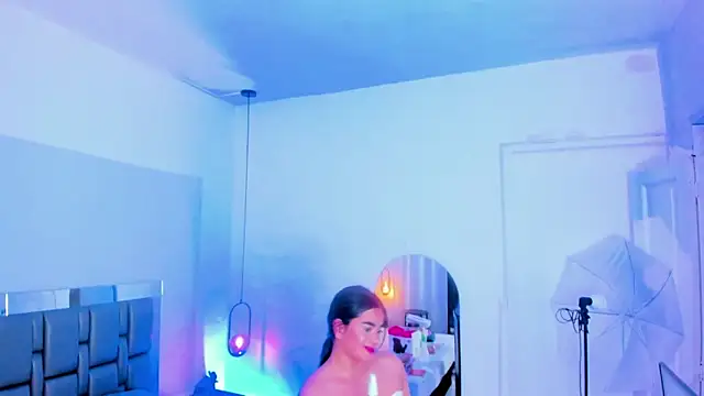 Emily Gil1 online show from February 21, 1:22 pm