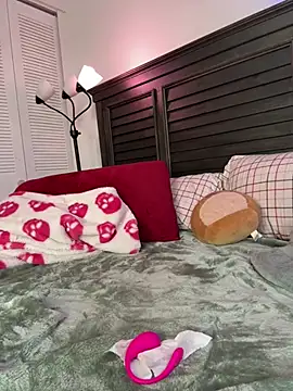 Snapshot of BrattyBae_xo chatting on March 2, 9:54 pm BrattyBae xo online show from March 2, 9:54 pm