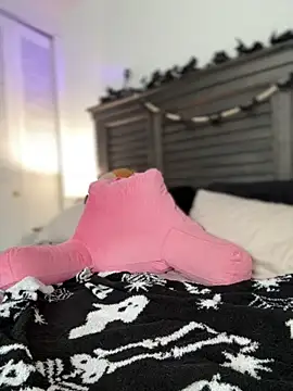 Snapshot of BrattyBae_xo chatting on October 22, 7:35 pm BrattyBae xo online show from October 22, 7:35 pm