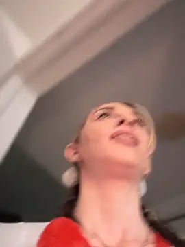 Snapshot of BrattyBae_xo chatting on October 31, 7:48 pm BrattyBae xo online show from October 31, 7:48 pm