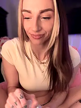 Snapshot of BrattyBae_xo chatting on November 13, 9:47 pm BrattyBae xo online show from November 13, 9:47 pm