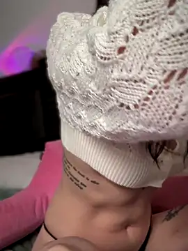 Snapshot of BrattyBae_xo chatting on November 30, 7:40 pm BrattyBae xo online show from November 30, 7:40 pm